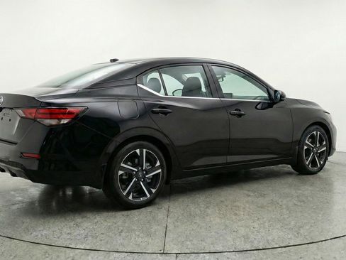 Used 2025 Nissan Sentra SV image 9