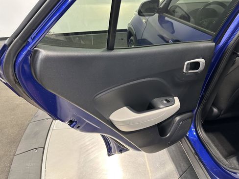 Certified 2021 Hyundai Venue SEL FWD image 24
