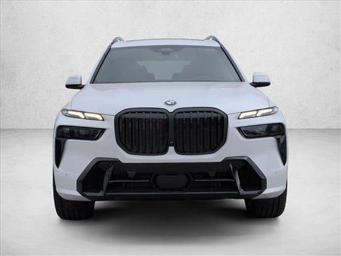 Used 2026 BMW X7 xDrive40i w/ M Sport Package AWD/4WD image 6
