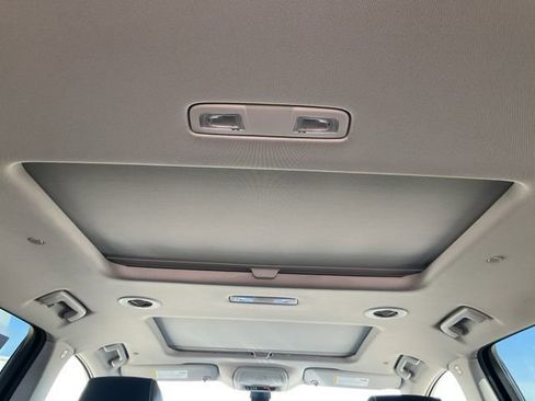 Used 2021 Buick Enclave Avenir image 28