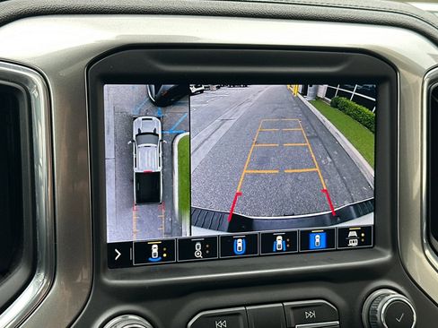 Used 2021 Chevrolet Silverado 2500 LTZ w/ Z71 Chrome Sport Edition image 26