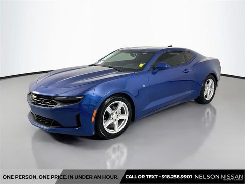 Used 2019 Chevrolet Camaro LT RWD image 1