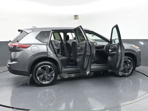 Used 2024 Nissan Rogue SV image 47