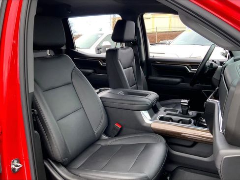 Used 2022 Chevrolet Silverado 1500 LT Trail Boss w/ Convenience Package II image 8