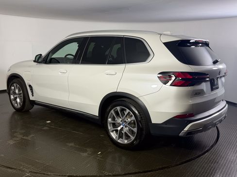 Certified 2025 BMW X5 xDrive50e w/ Premium Package AWD/4WD image 6