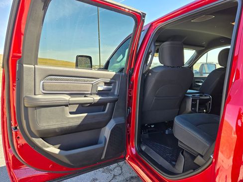New 2026 RAM 2500 Big Horn AWD/4WD image 25