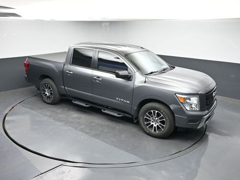 Used 2021 Nissan Titan SV w/ SV Convenience Package image 24