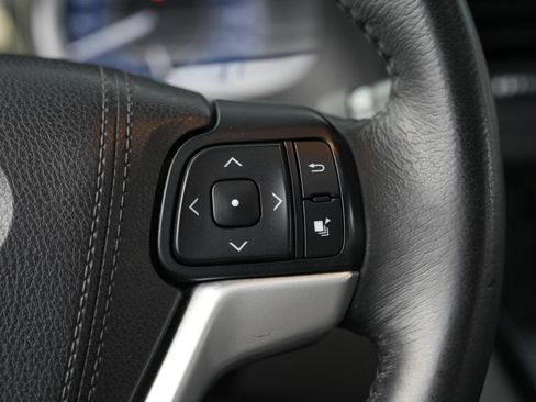 Used 2017 Toyota Sienna XLE Premium FWD image 44