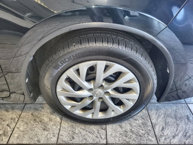 Used 2017 Toyota Corolla LE FWD image 10