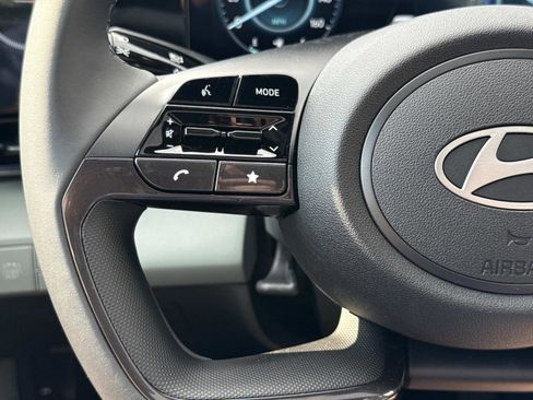 New 2025 Hyundai Elantra Limited image 7