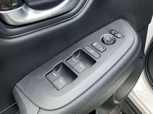 Certified 2024 Honda HR-V LX image 15