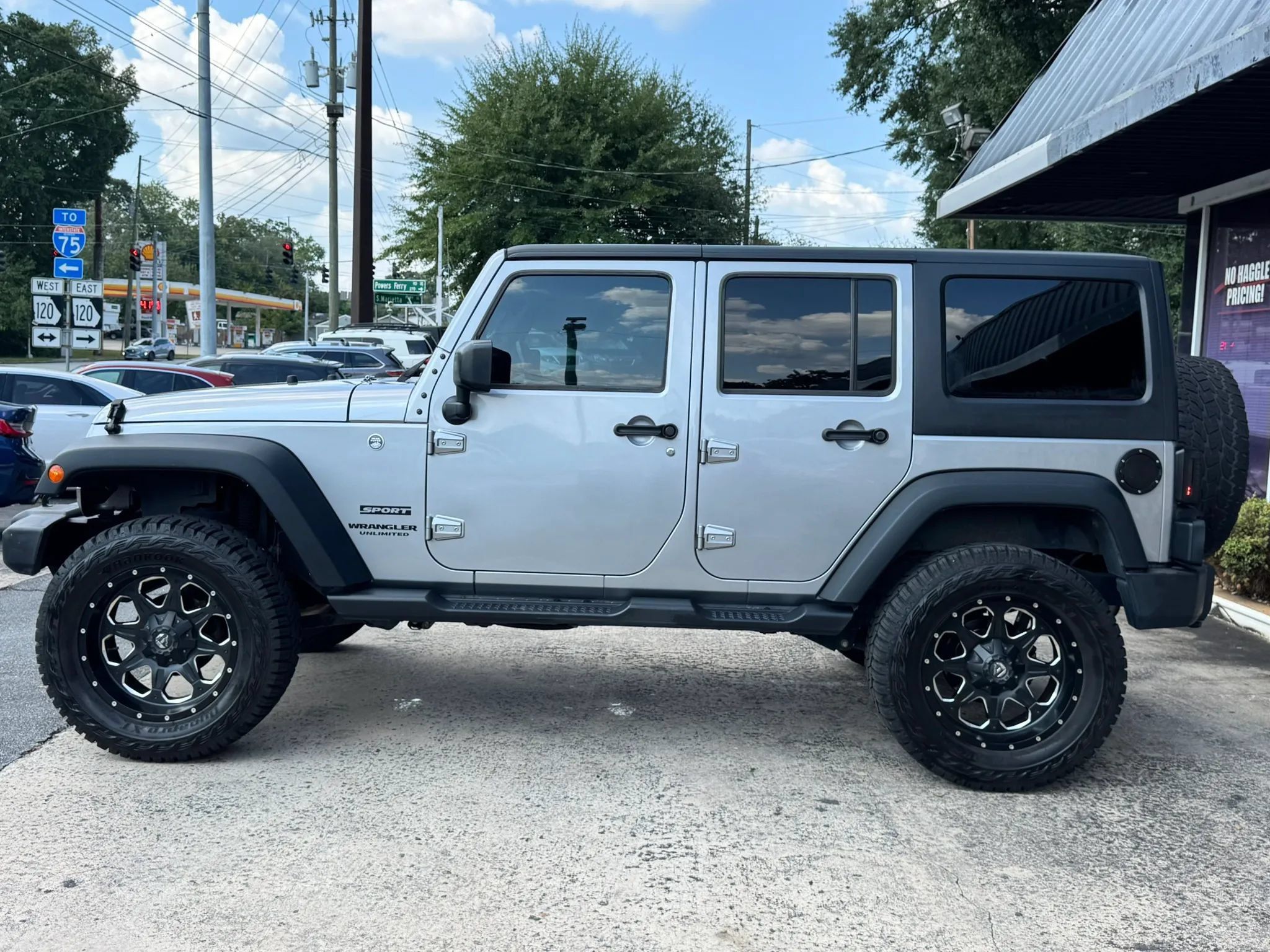 Used 2017 Jeep Wrangler Unlimited Sport w/ Quick Order Package 24S AWD/4WD image 4