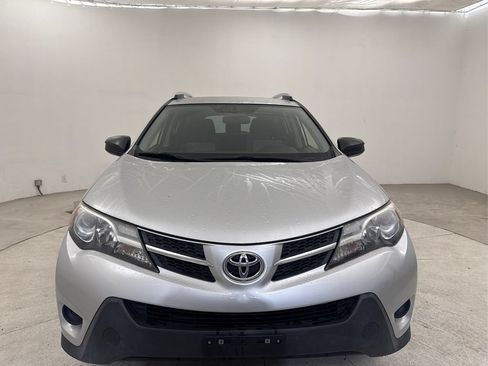 Used 2015 Toyota RAV4 LE FWD image 9