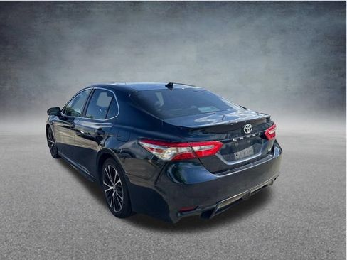 Used 2018 Toyota Camry SE w/ Audio Package FWD image 8