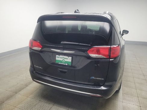 Used 2018 Chrysler Pacifica Touring-L image 7