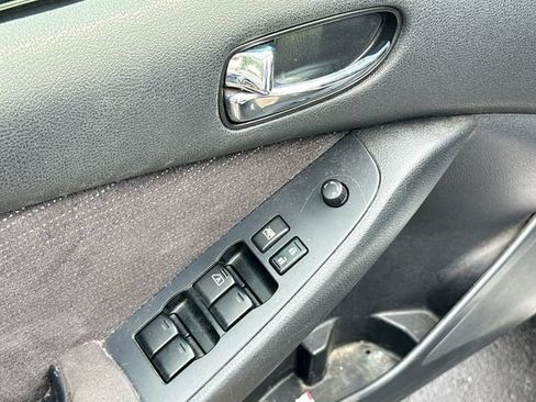 Used 2010 Nissan Altima 2.5 S FWD image 23