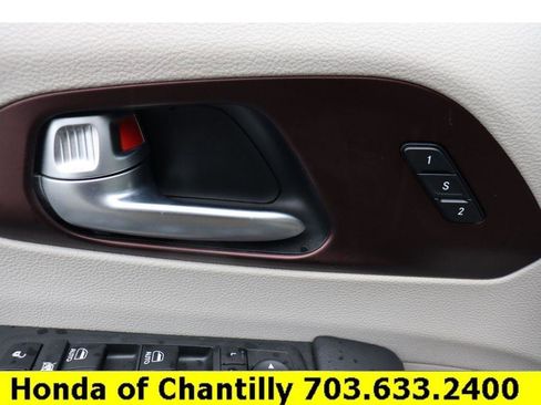 Used 2019 Chrysler Pacifica Limited w/ Advanced Safetytec Group image 21