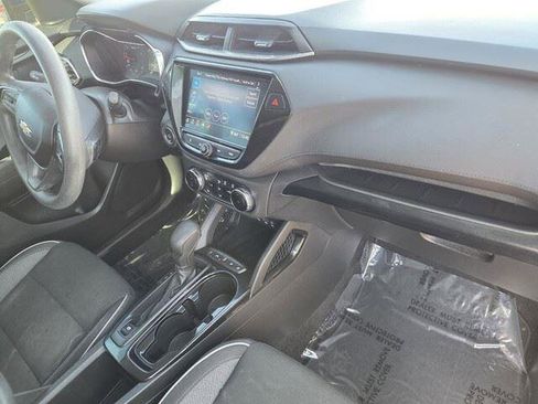 Used 2021 Chevrolet TrailBlazer LT w/ Convenience Package FWD image 33