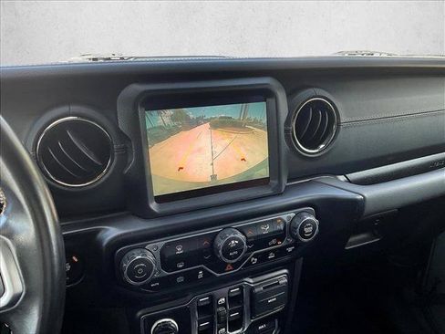 Used 2021 Jeep Wrangler Unlimited Sahara AWD/4WD image 22