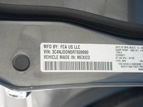Used 2024 Jeep Compass Trailhawk AWD/4WD image 32