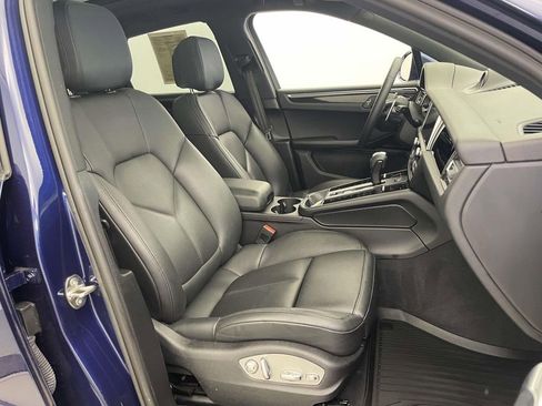 Certified 2022 Porsche Macan AWD/4WD image 23