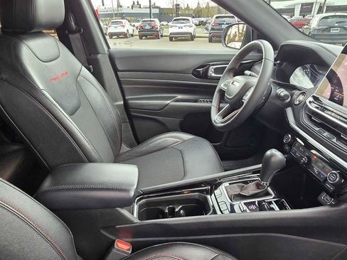 Used 2024 Jeep Compass Trailhawk image 10