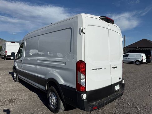 Used 2023 Ford Transit 250 Medium Roof AWD w/ Load Area Protection Package image 5