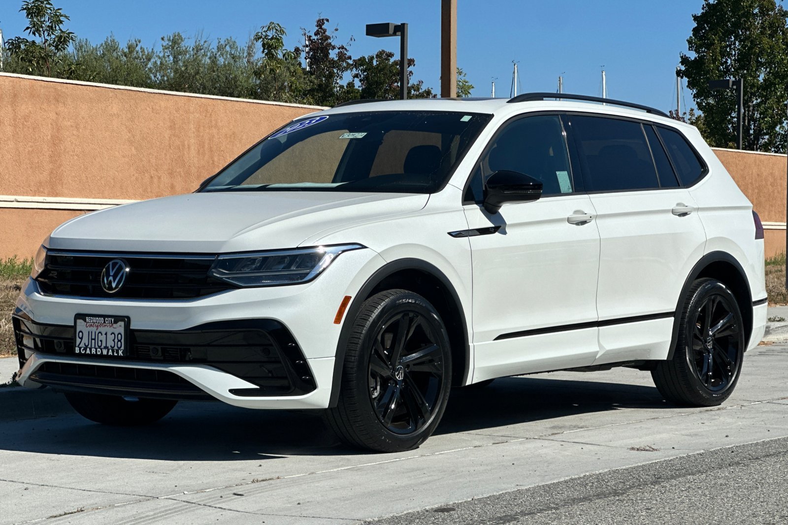 Used 2023 Volkswagen Tiguan SE R-Line AWD/4WD image 8