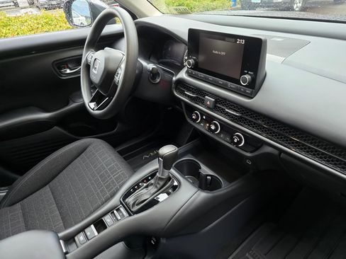 Certified 2025 Honda HR-V LX image 10
