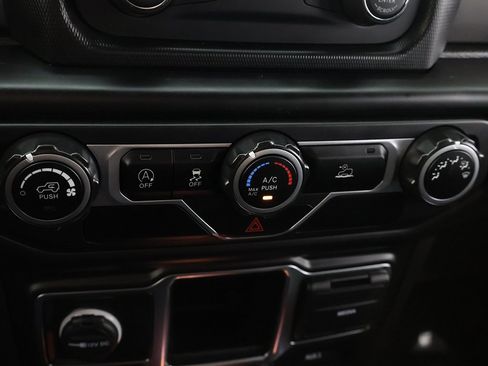 Used 2021 Jeep Wrangler Unlimited Sport image 37