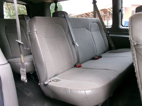 Used 2016 Chevrolet Express 3500 LT w/ LT Preferred Equipment Group RWD image 27