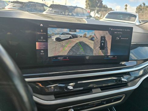 Used 2023 BMW X7 xDrive40i w/ M Sport Package image 30