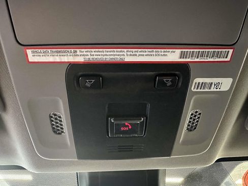 Used 2022 Toyota Camry SE FWD image 33