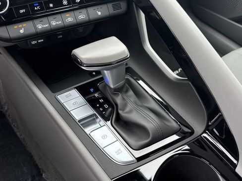 Certified 2025 Hyundai Elantra SEL image 29