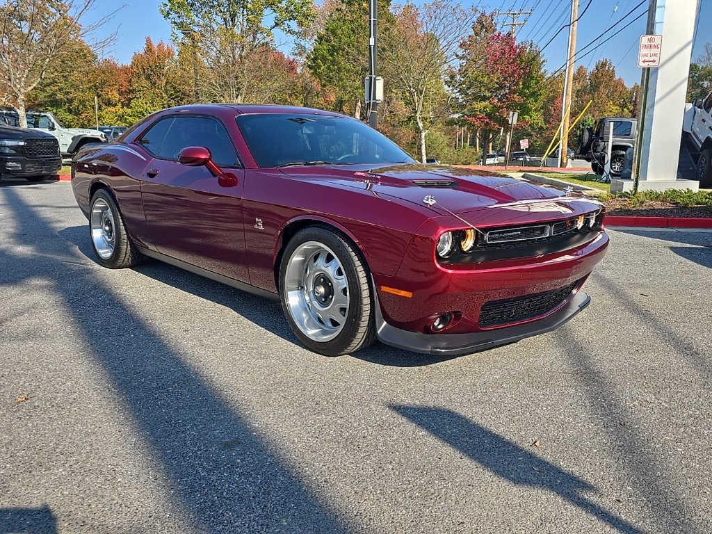 Used 2018 Dodge Challenger R/T Scat Pack RWD image 7
