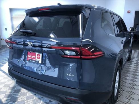 Used 2025 Toyota Grand Highlander AWD image 36