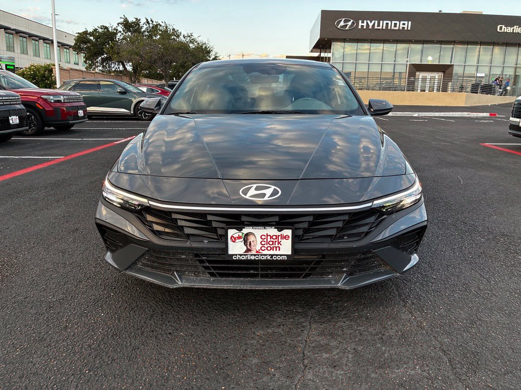 Certified 2026 Hyundai Elantra SE FWD image 8