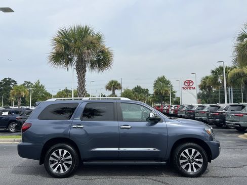 Used 2019 Toyota Sequoia Limited AWD/4WD image 11
