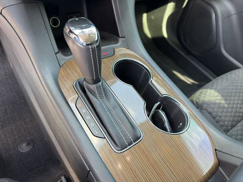 Used 2019 GMC Acadia SLE image 15