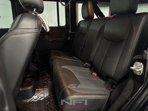 Used 2016 Jeep Wrangler Unlimited Sahara AWD/4WD image 34