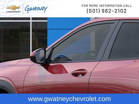 Used 2025 Chevrolet Trax LT FWD image 12