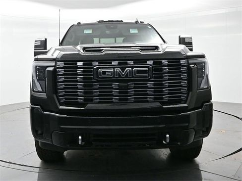 Used 2025 GMC Sierra 2500 Denali Ultimate image 2