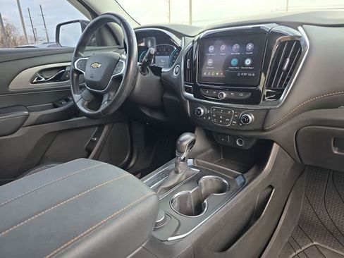 Used 2021 Chevrolet Traverse LT image 17
