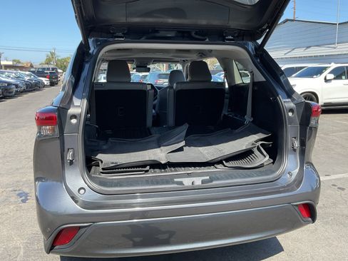 Used 2023 Toyota Highlander Limited FWD image 22