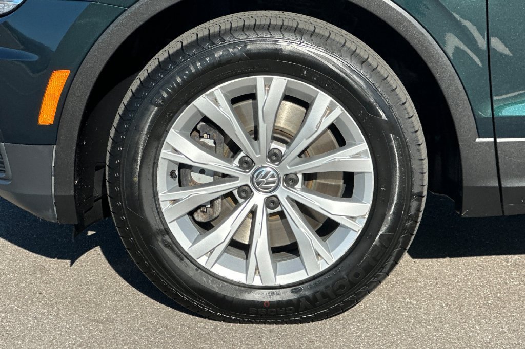 Used 2019 Volkswagen Tiguan S w/ 3rd Row Seat Package AWD/4WD image 25