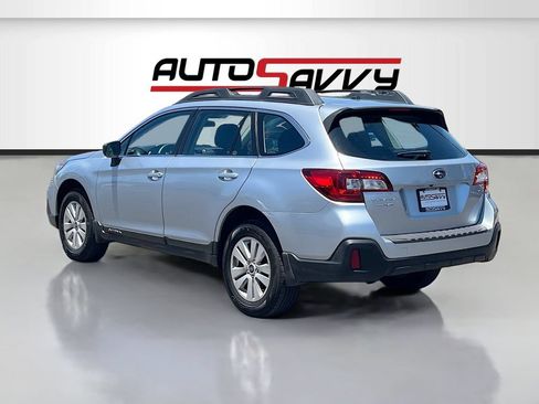 Used 2019 Subaru Outback 2.5i AWD/4WD image 5
