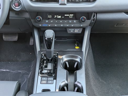 New 2026 Subaru Outback Touring AWD/4WD image 18
