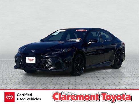 Certified 2025 Toyota Camry SE image 1