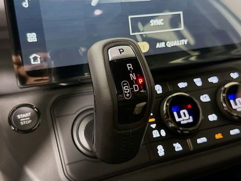 New 2026 Land Rover Defender 110 OCTA AWD/4WD image 19