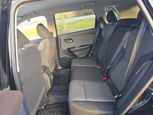 Used 2023 Nissan Rogue SV image 6